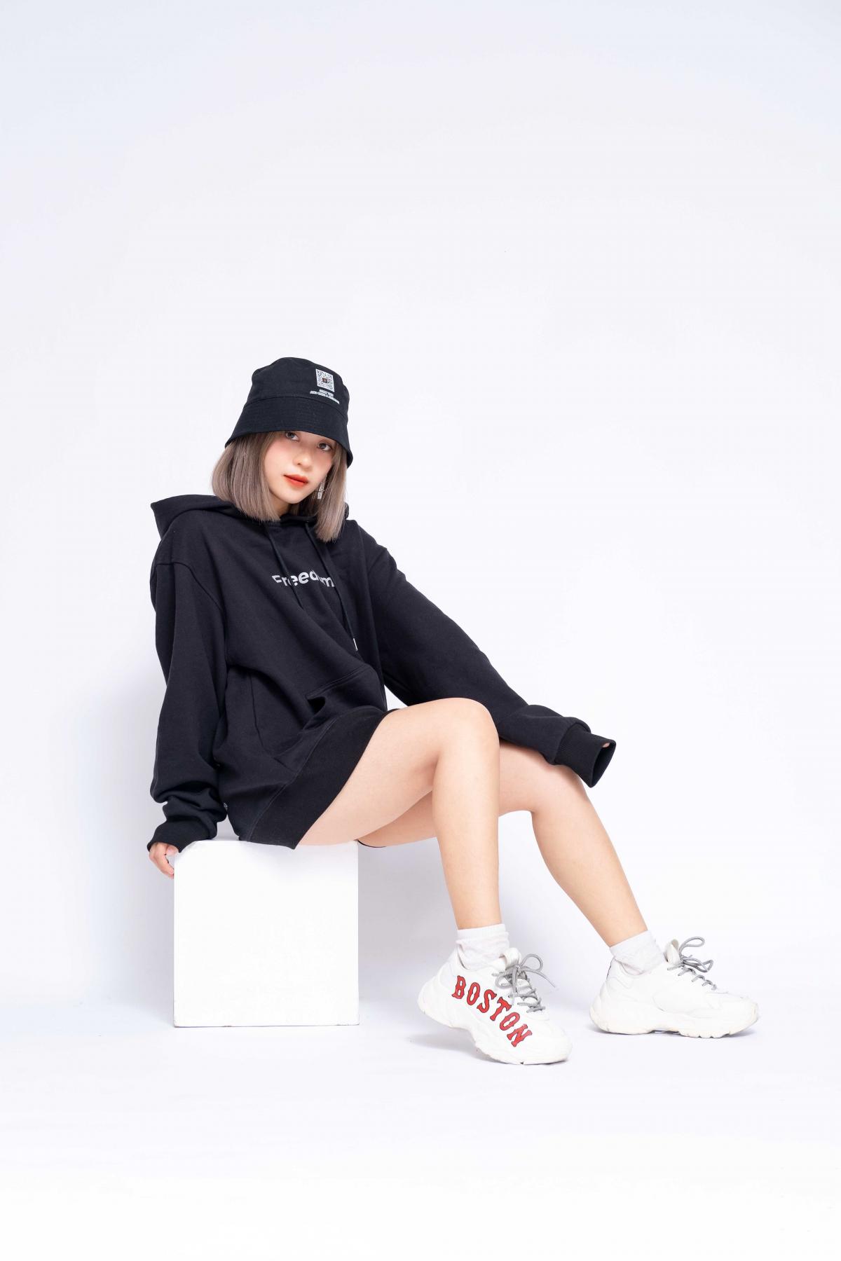 Áo Hoodie Oversized Nữ Freedom Reflection #1