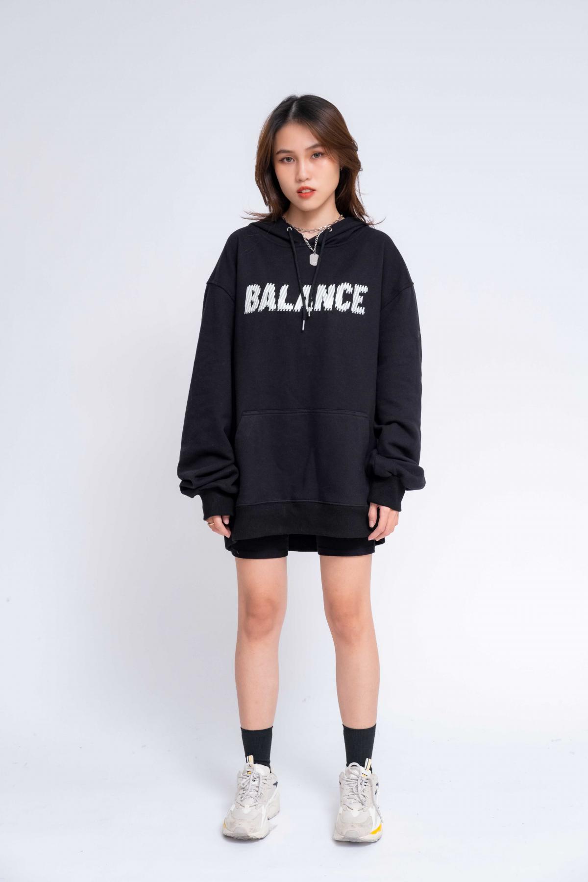 Áo Hoodie Oversized Nữ Balance R&G #2